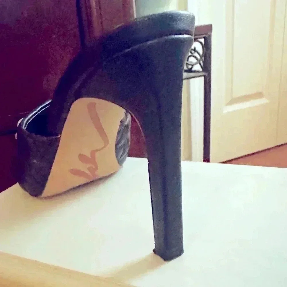 Karl Lagerfeld Studded Mule - Picture 4 of 8